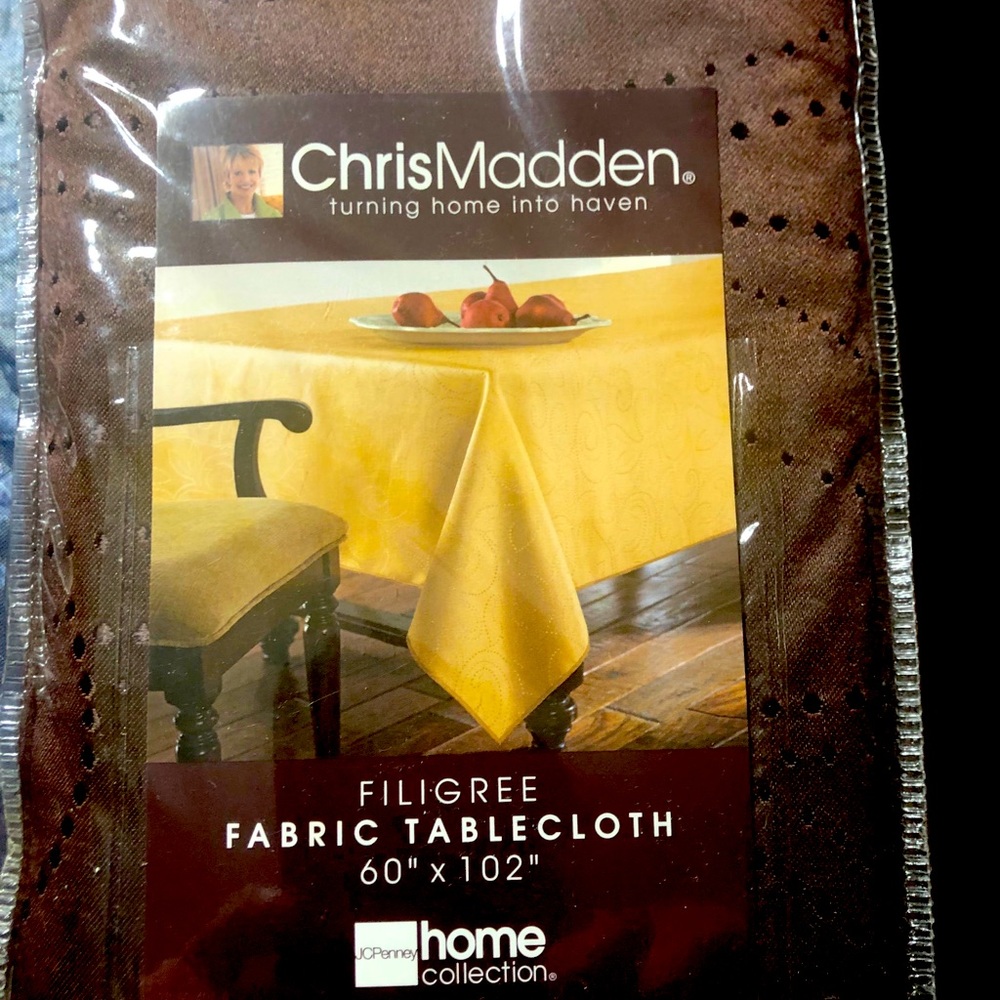 Table cover 60”x102” new never uses smoky free pet free home